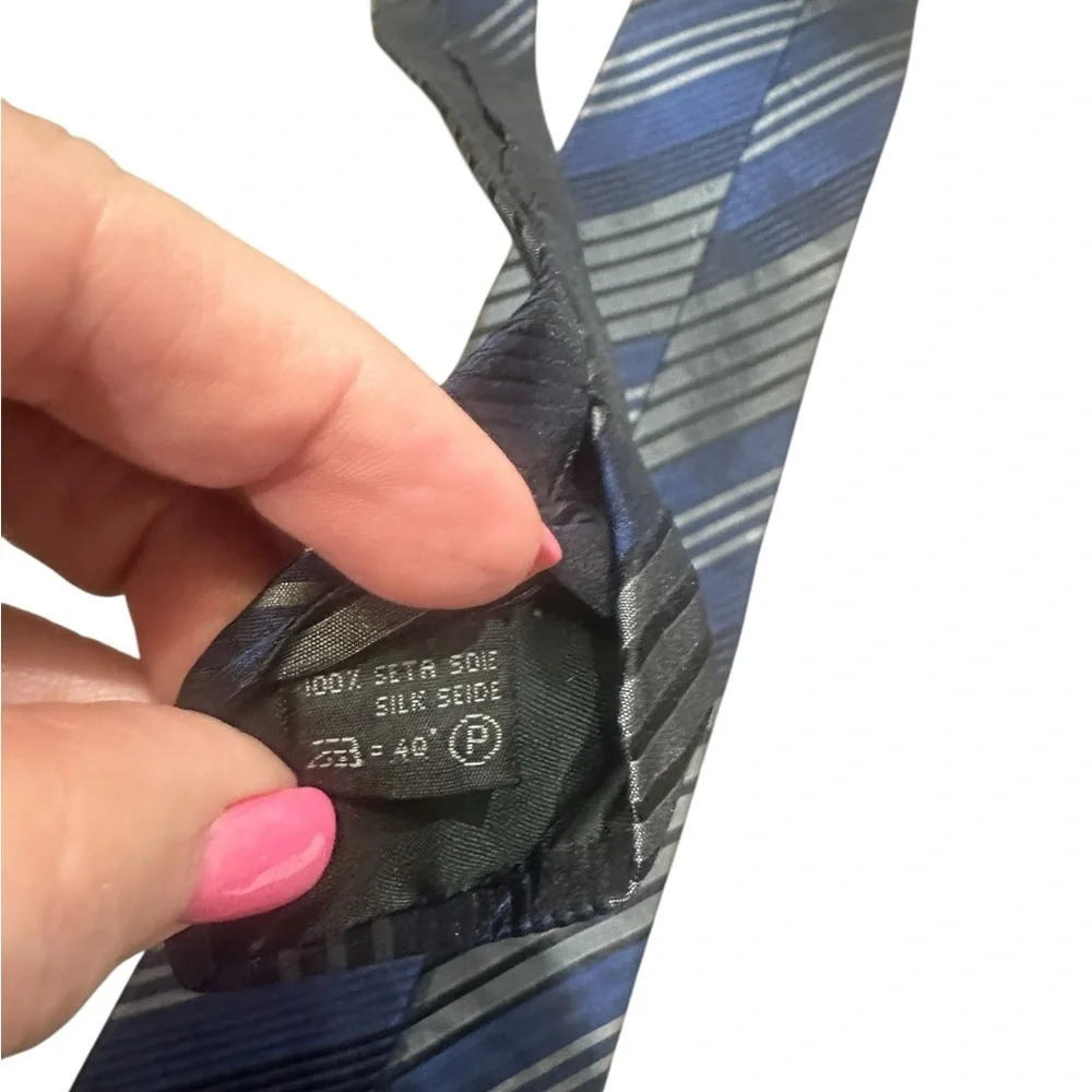 Ermenegildo Zegna Necktie 100% Silk Italy Charcoal Gray Blue Diagonal Stripe Tie